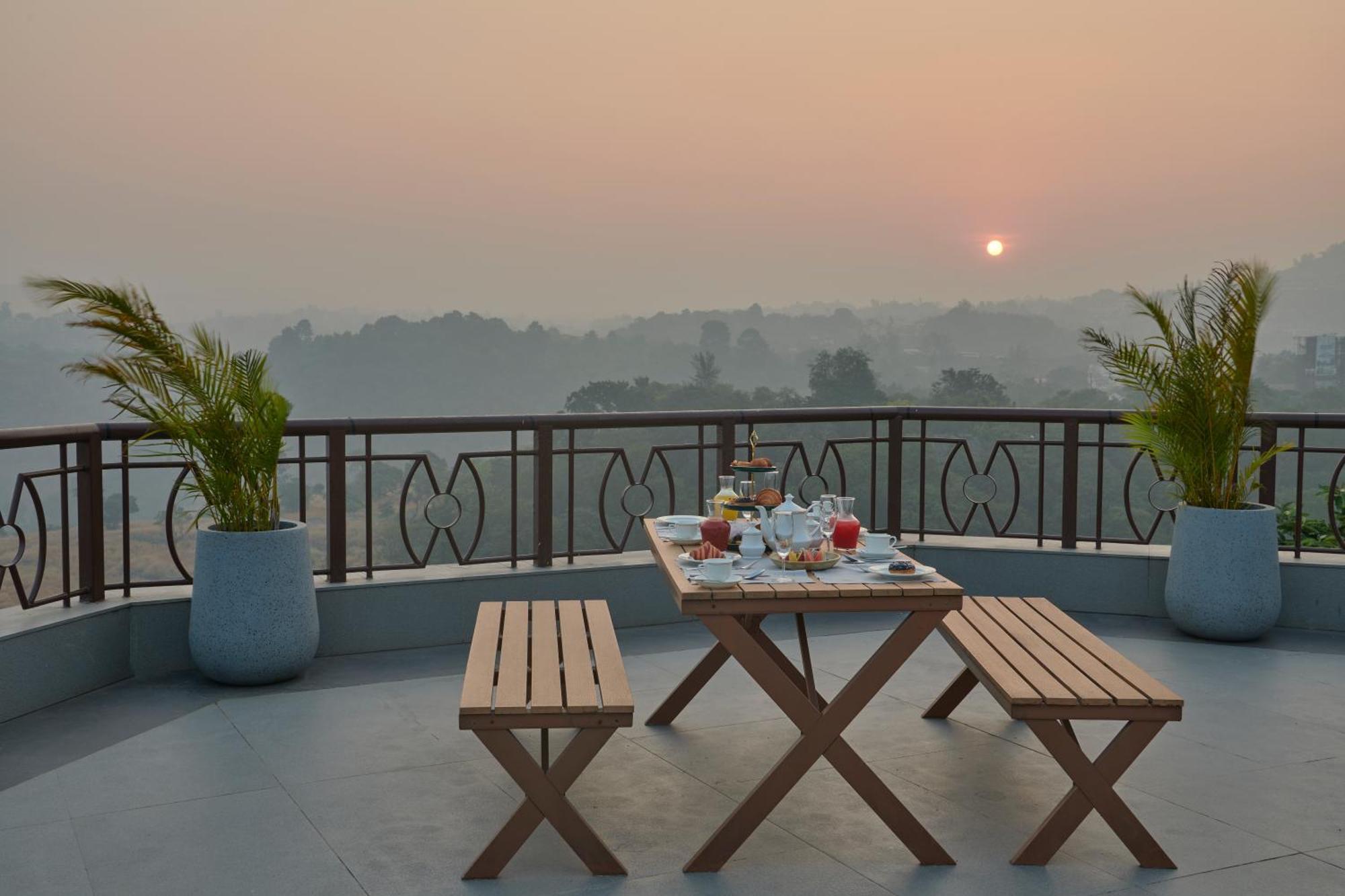 The Dukes Retreat Khandala Lonavala Esterno foto